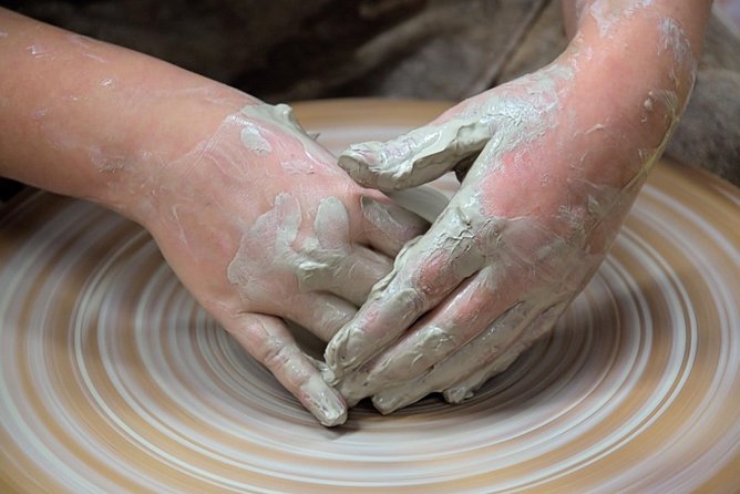 Pottery Workshop With Local Artist in Omotesando - Accessibility and Logistics