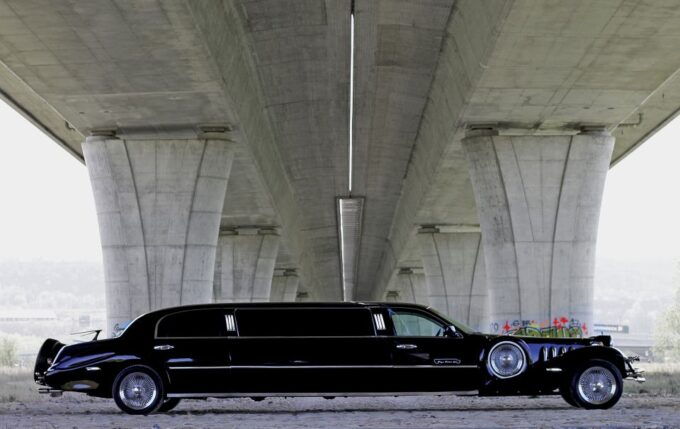 Prague: 1-Hour Vintage Limousine Rental - Free Cancellation Policy