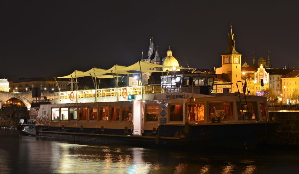 Prague: 2-Hour Dinner Cruise With Transfers - Boat Features