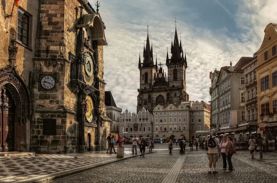 Prague 3-Hour Sightseeing Tour by Electric Bike - Itinerary Details