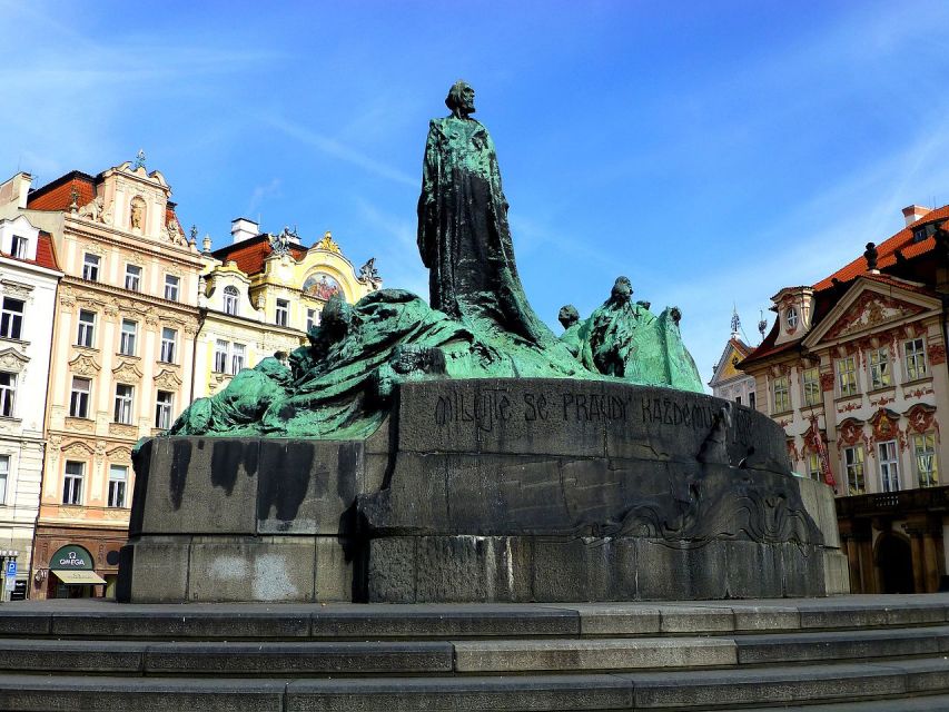Prague: Old, New, and Jewish Towns Guided Walking Tour - Meeting Point Details