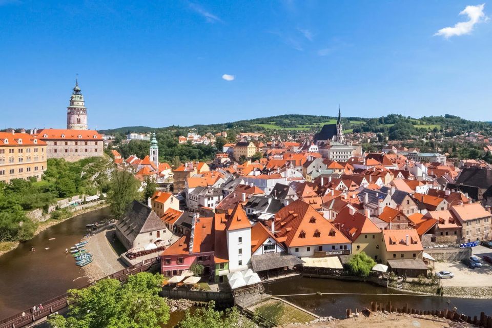 Prague: Sightseeing Transfer to Salzburg via Cesky Krumlov - Live Tour Guide Information