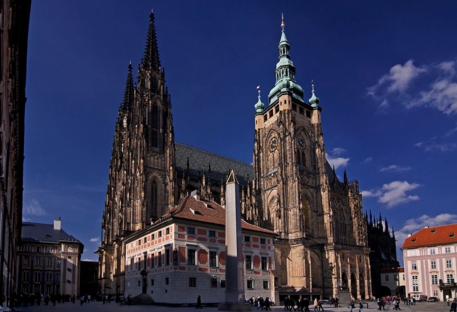 Prague: Walking Tour With Prague Castle Entry Ticket & Drink - Highlights: UNESCO Castle and Main Monuments