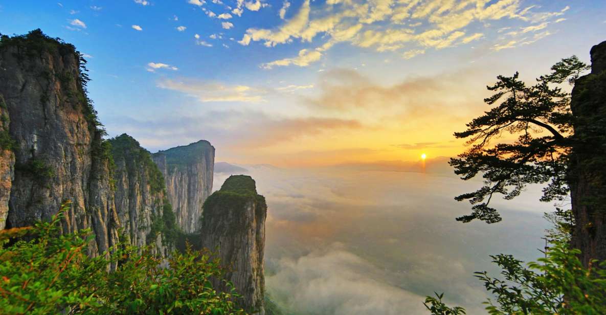 Private 4-day Zhangjiajie Trip With Enshi Grand Canyon - Day 1: Airport Pickup and Free Time