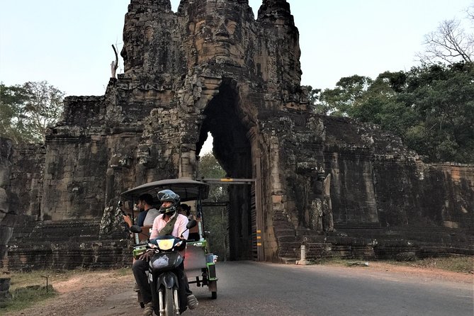 Private Angkor Sunrise Bayon Ta Prohm Bonteay Srie Vip Tour - Tour Guide Details