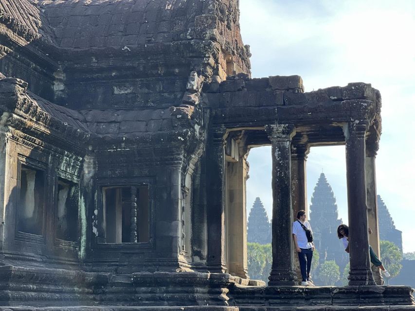 Private Angkor Wat Sunrise Tour With Lunch Included - Educational Insights and Learning