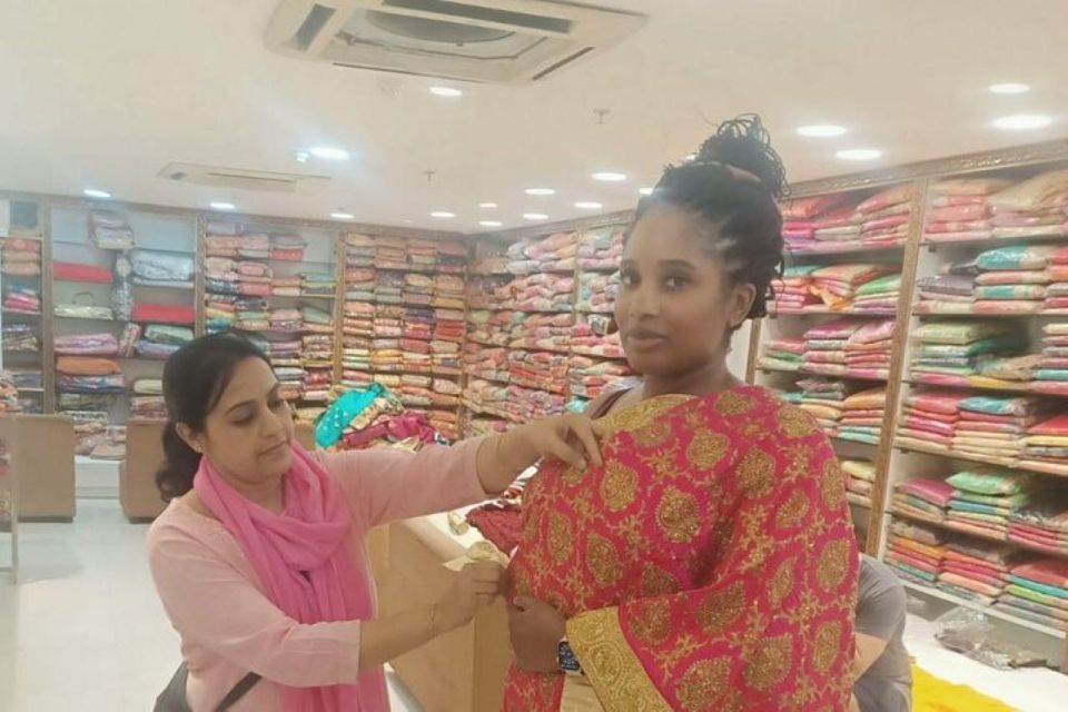 Private Customize Delhi Shopping Tour With Female Consultant - Old Delhi Shopping Experience