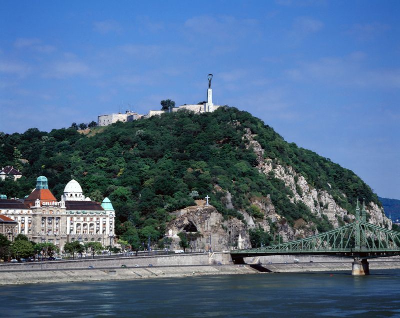 Private Day Trip to Budapest From Vienna - Destination Insights