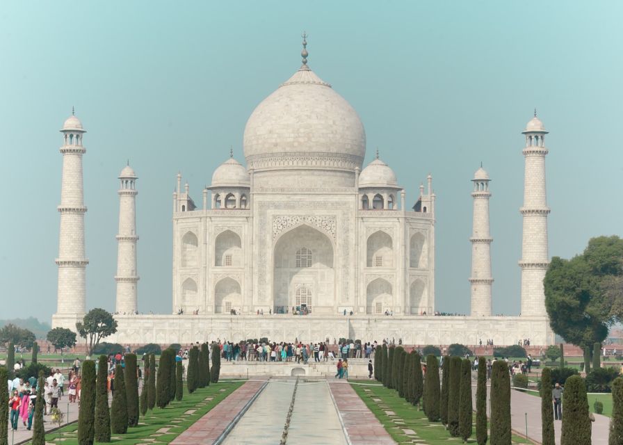 Private Delhi to Agra Car Transfer - English-Speaking Driver Included