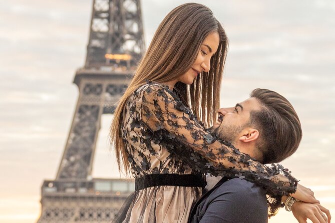 Private Guided Professional Photoshoot by the Eiffel Tower - Price and Confirmation