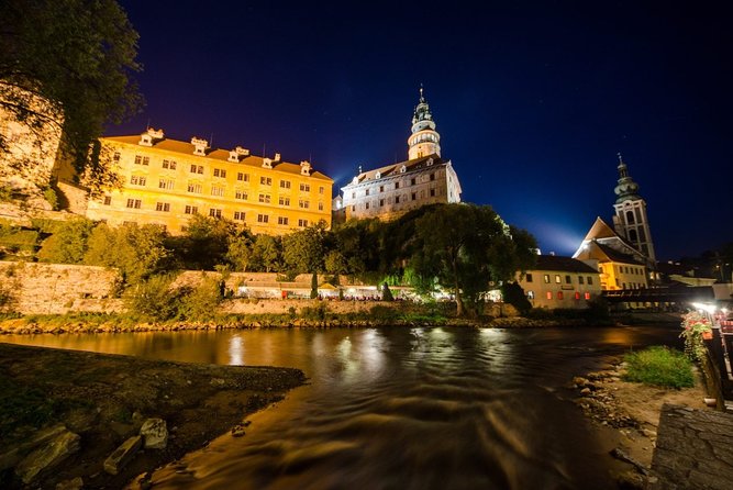 Private One-Way Sightseeing Transfer From Hallstatt to Prague via Cesky Krumlov - Tour Itinerary Overview