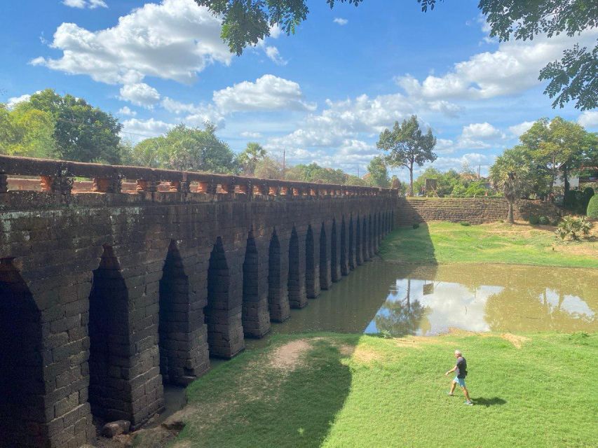 Private Taxi Transfer From Phnom Penh to Siem Reap - Meal and Restroom Stops