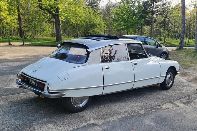 Private Tour 2 Hours Paris Citroën DS Oldtimer - Emily in Paris - Booking Information