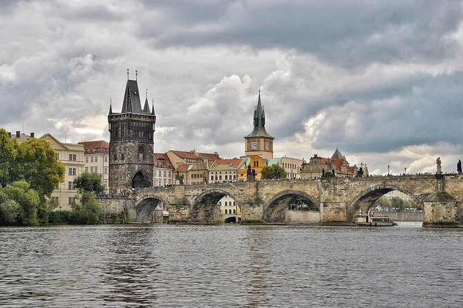 Private Transfer From Vienna to Prague With 4h of Sightseeing - Additional Services and Inquiries