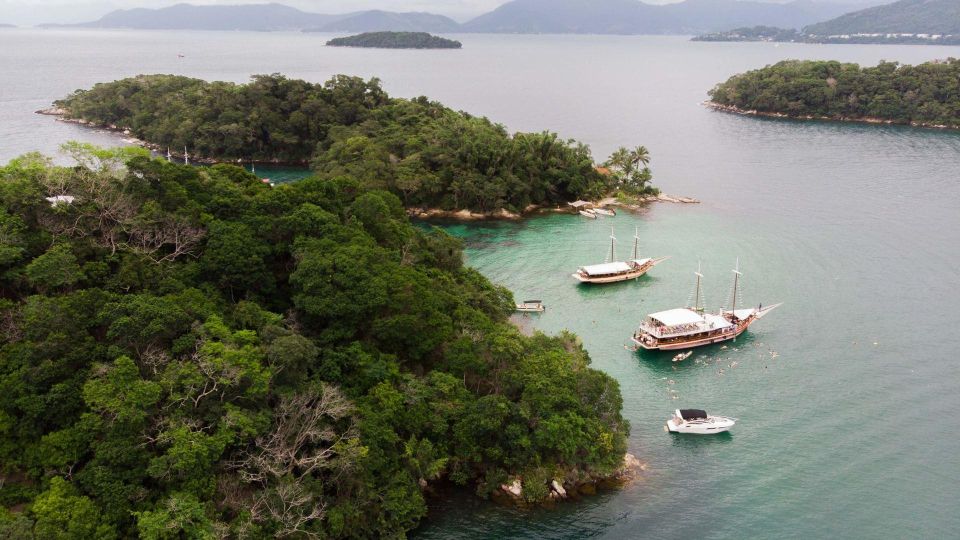 Rio: Angra Dos Reis Day Trip With Boat Tour and Lunch - Breathtaking Views on a Schooner