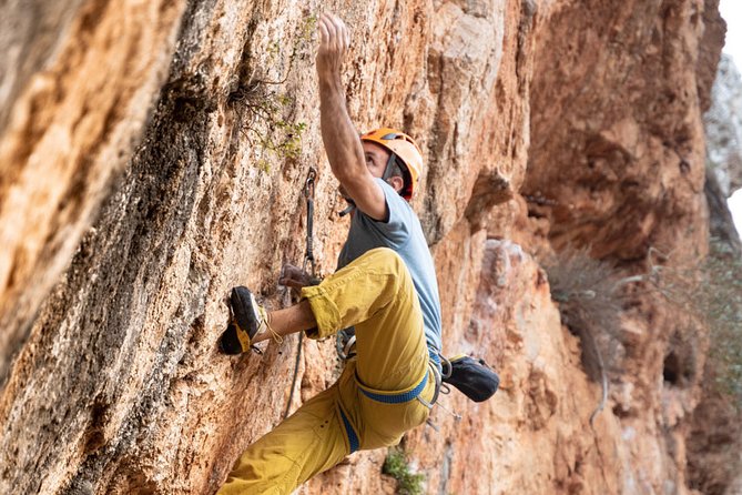 Rock Climbing Course - Instructor Qualifications