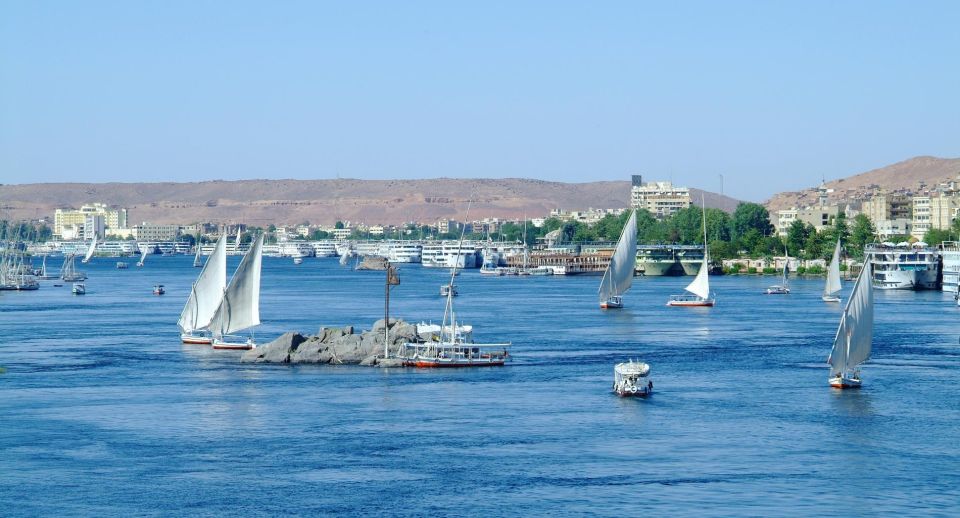 Safaga: Luxor Highlights, King Tut Tomb & Nile Boat Trip - Location & Specifics