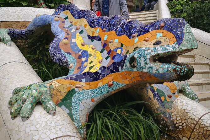 Sagrada Familia & Guell Park Small Group Tour With Drink & Tapa - Highlighted Tour Features