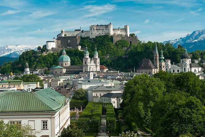 Salzburg Small-Group Introductory Walking Tour With Historian Guide - Tour Experience