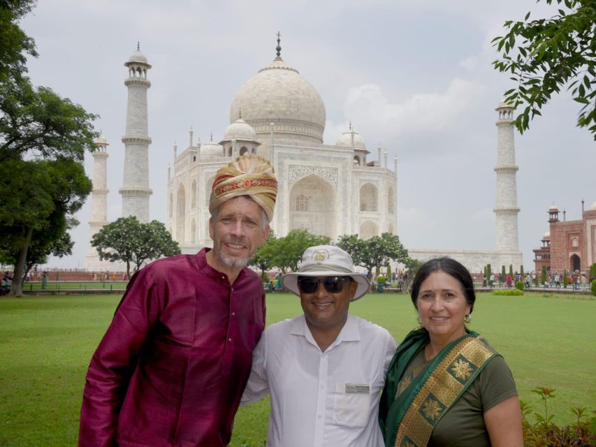 Same Day Taj Mahal Tour By Flight From Ahmedabad - Sightseeing Attractions in Agra