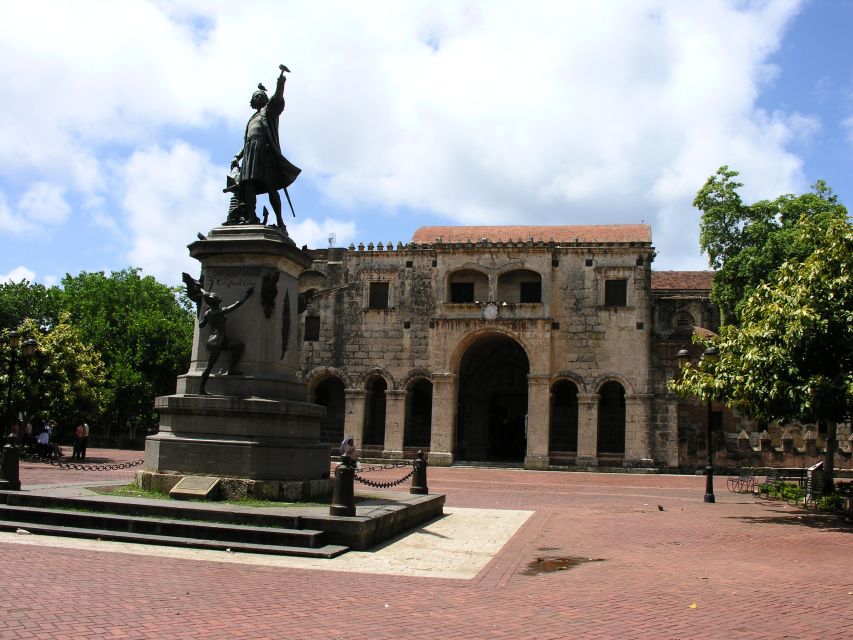 Santo Domingo: Guided City Walking Tour With Cathedral Visit - Inclusions and Key Sites Visited