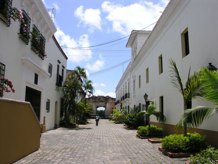 Santo Domingo: Historical City Tour - Live Tour Guide Information