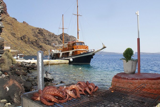 Santorini Volcanic Islands Cruise: Volcano,Hot Springs,Thirassia and Oia Sunset - Sunset Cruise in Oia Overview