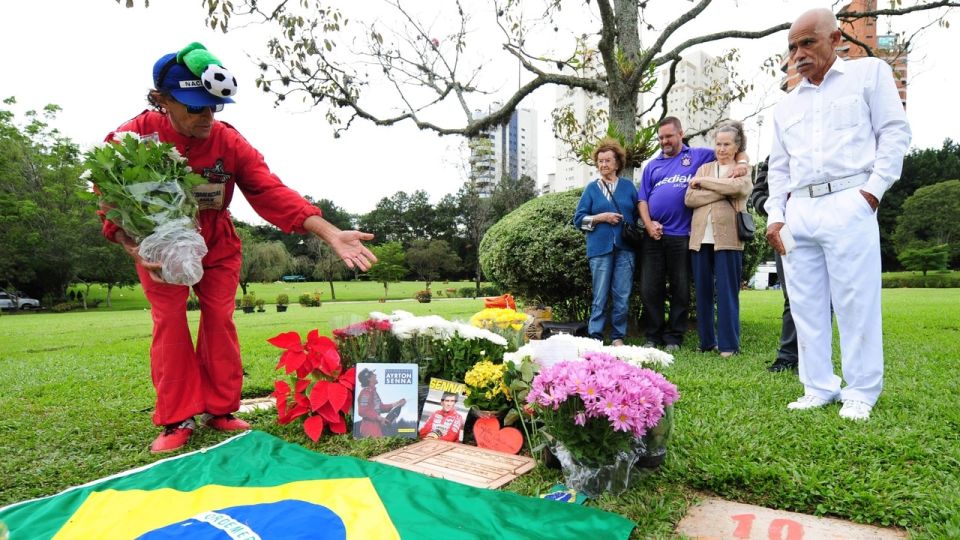 São Paulo: Ayrton Senna Highlights Tour - Monumental Sites