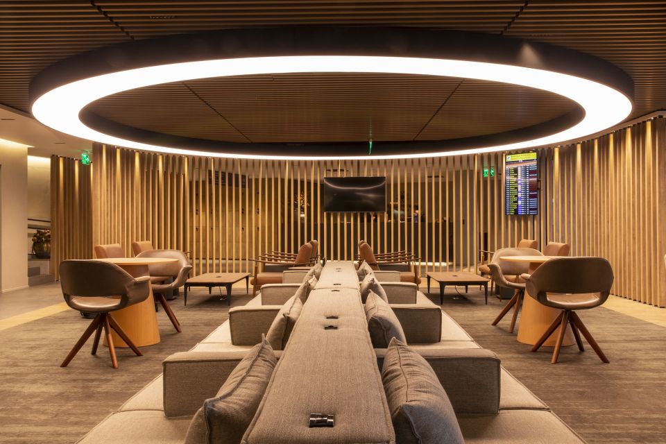 São Paulo (GRU) Airport: Plaza Premium Lounge Entry - Lounge Amenities and Services