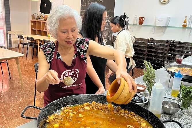 Seafood Paella Cooking Class, Tapas and Visit Market - Cooking Class Highlights