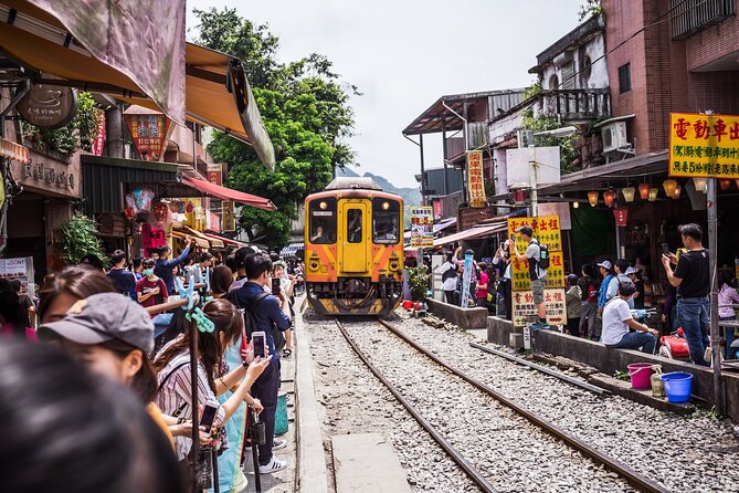 Shifen, Jiufen, Heping Island Park & Raohe Night Market Day Tour - Directions to Meeting Point