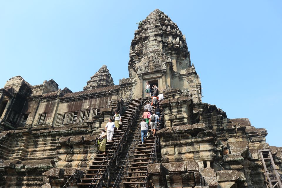Siem Reap: Angkor Wat Temples Private Guided Tour by Jeep - Full Description