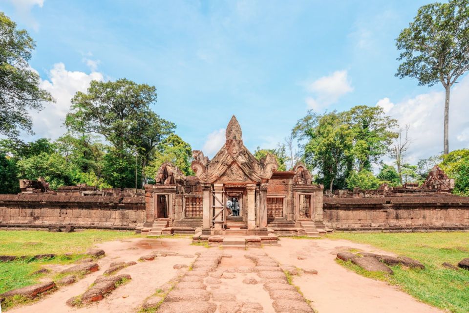 Siem Reap: Big Tour With Banteay Srei Temple by Car - Logistics and Reservations