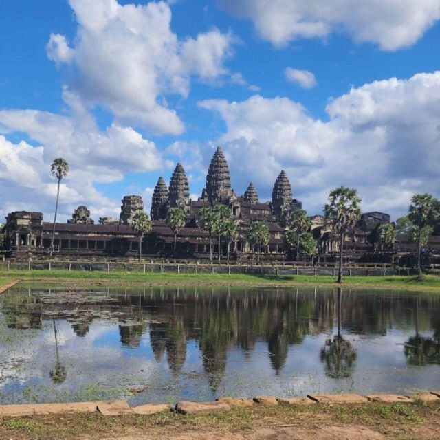 Siem Reap: Visit Angkor With a Guide Who Speaks Portuguese - Entrance Fee & Dress Code