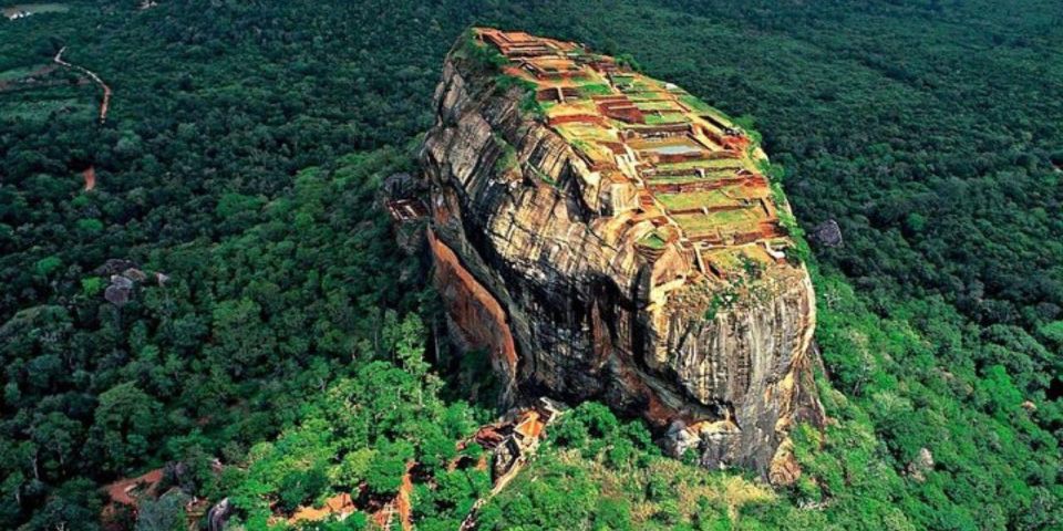 Sigiriya: Hot Air Ballooning, a Wonderful Experience! - Live Tour Guide and Accessibility