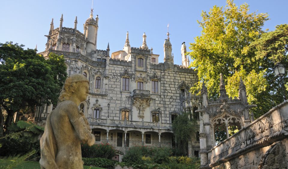 Sintra Private Tour With Visit Pena Palace & Quinta Da Regal - Tour Guide Experience