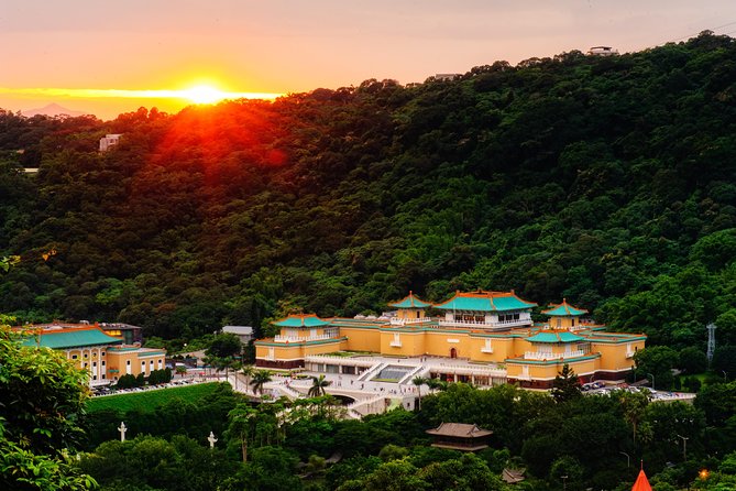 Small-group Vintage Taipei Day Tour Including National Palace Museum - Booking Details