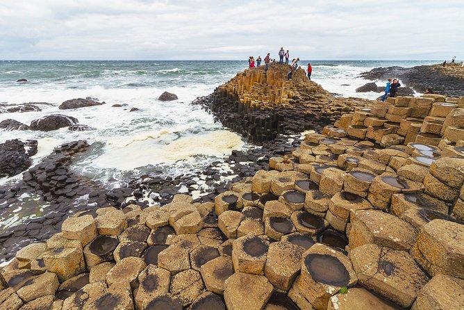 Spanish Belfast And Giants Causeway Tour - Assistance and Support