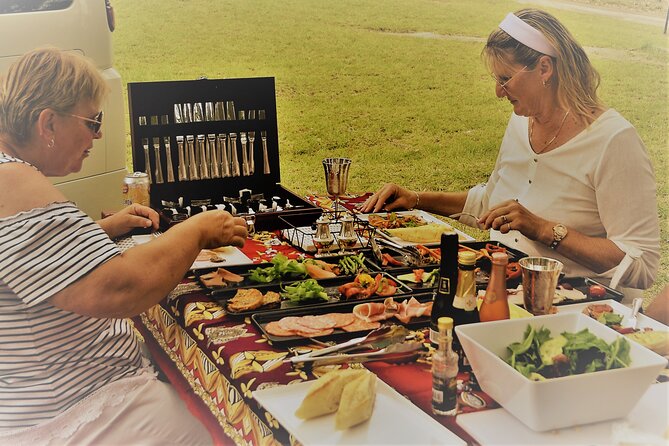 Stanthorpe Small - Group Food Comedy and Wine Tasting Tour - Food Options Included