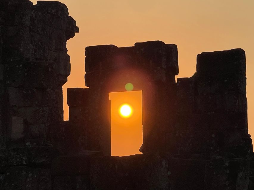Sunrise in Angkor and Banteay Srei Private Tour - Temple Explorations