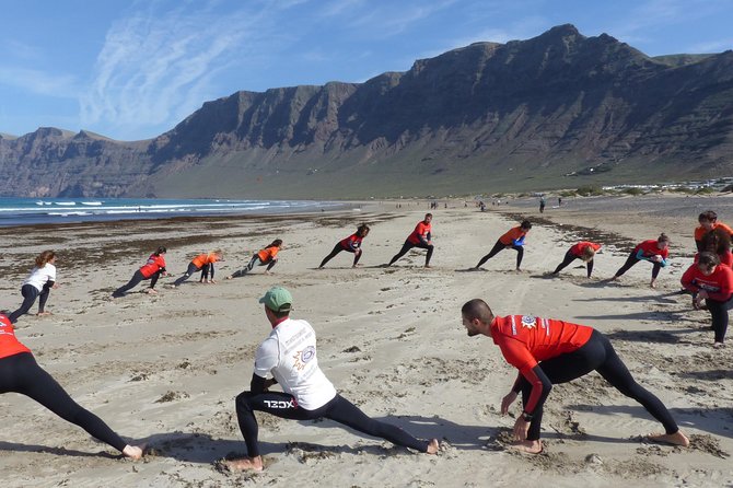 Surf Class in Famara 9:15-12:00 or 11:45-14:30 (2h Class) - Participant Requirements