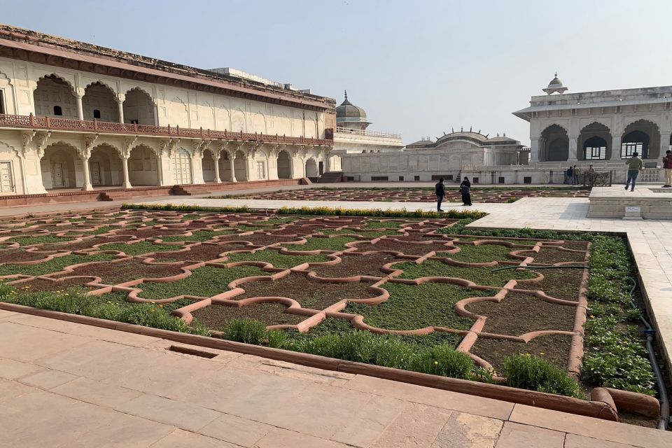 Tajmahal With Mausoleum Skip The Line Ticket With Guide - Common questions