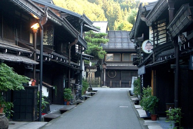 Takayama Full-Day Private Tour With Government Licensed Guide - Common questions
