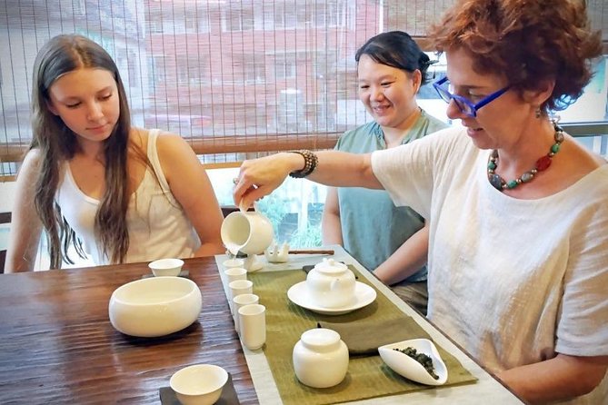 Tea of Taipei: Small-Group Tour With Taipei City Sightseeing - Tour Experience