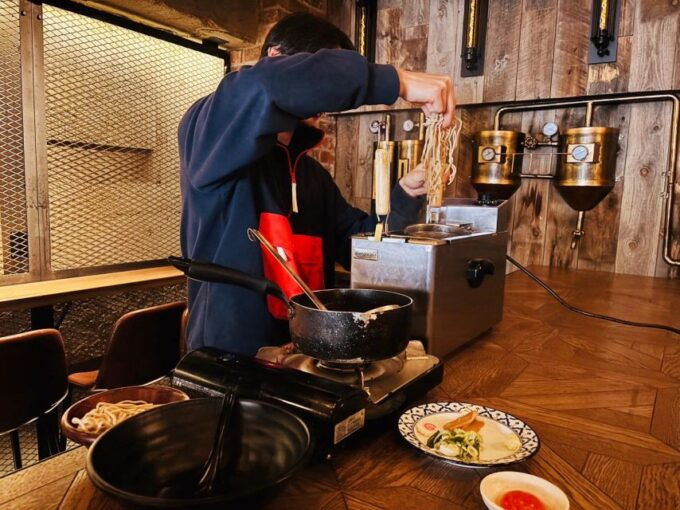 Tokyo: Easy Ramen Cooking Experience in Kabukicho, Shinjuku - Participant Selection and Reviews