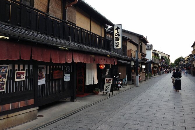 Tokyo to Kyoto and Nara One Full Day Private Tour - Visit Naras Historical Landmarks