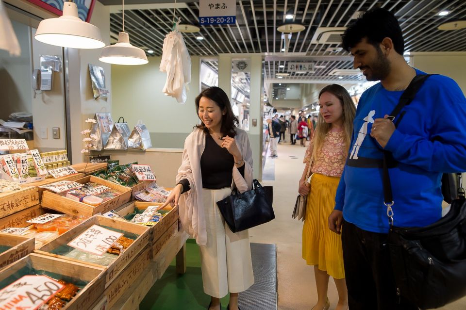 Tokyo: Tsukiji Market Walking Tour & Rolled Sushi Class - Customer Reviews