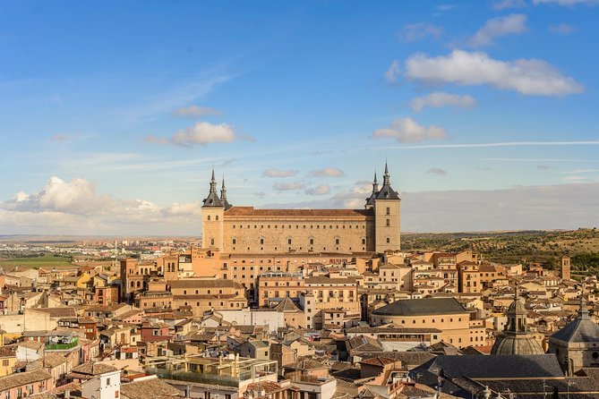 Toledo City Tour, Winery Experience & Wine Tasting From Madrid - Guide and Staff Performance