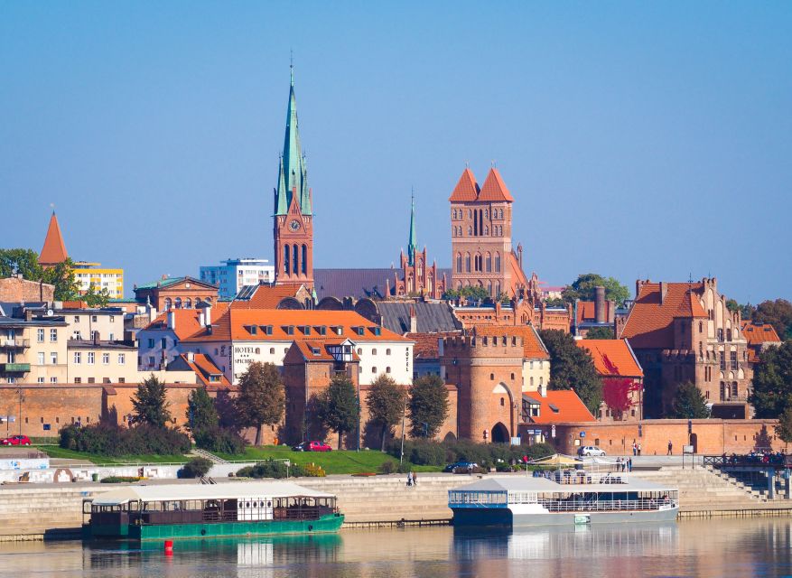 Torun Old Town Highlights Private Walking Tour - Inclusions and Tour Guide Details