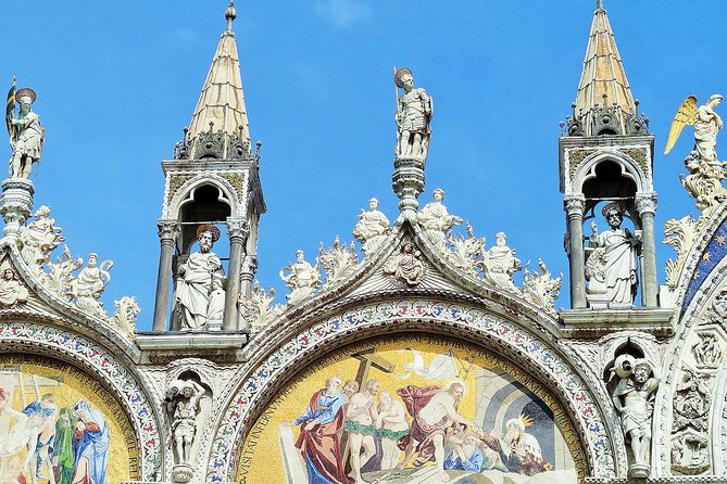 Tour of Venice in Doges Palace and St Marks Basilica - Tour Guide Performance and Logistics